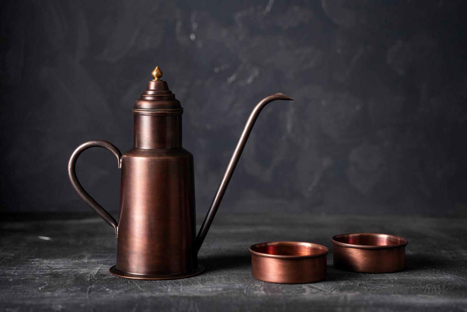 Red Matte Copper Olive Oil Dispenser Jug – 600ml Vintage Pouring Can for Kitchen & Table