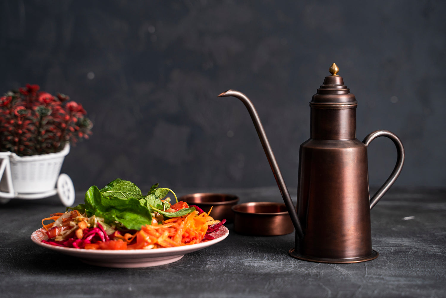 Red Matte Copper Olive Oil Dispenser Jug – 600ml Vintage Pouring Can for Kitchen & Table